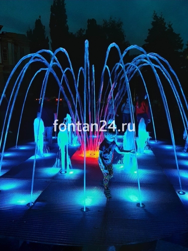 Городской фонтан на площади Городской фонтан на площади